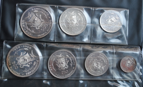 Гвинея набор 100, 200, 250, 500 франков 1969 г., PROOF, "10 лет Независимости"